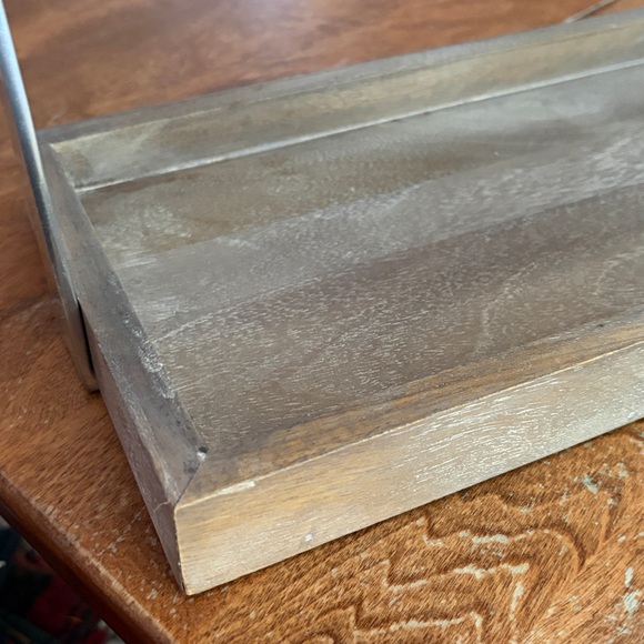 Pottery barn Parker two tiered stand - Picture 12 of 12